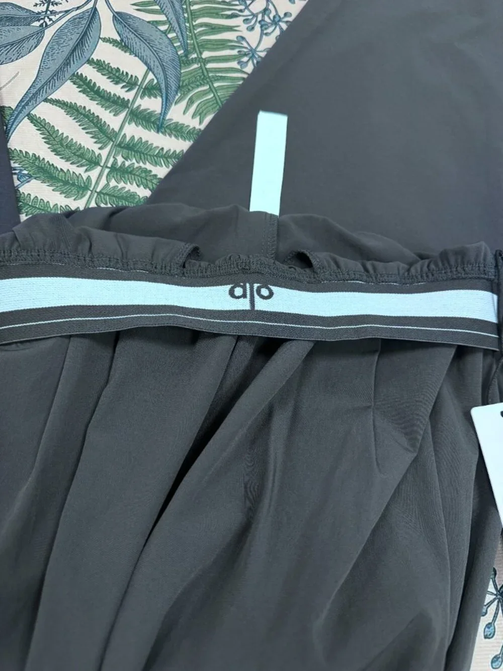 NWT 😜 Alo Yoga Suit Up Trouser Anthracite Grey Relaxed Fit Wide Leg Pants 30